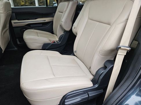 Used 2023 Ford Expedition XLT image 29