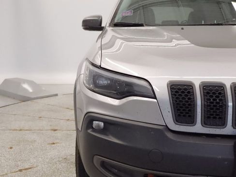 Used 2020 Jeep Cherokee Trailhawk w/ Cold Weather Group AWD/4WD image 3