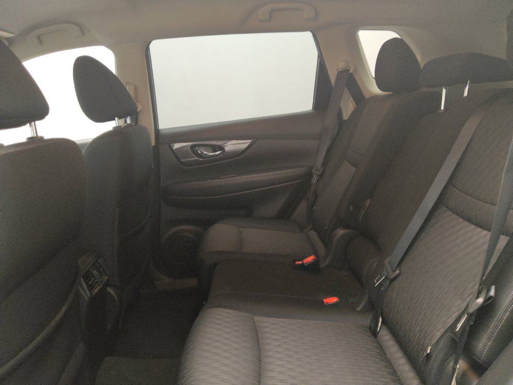 Used 2019 Nissan Rogue SV FWD image 18