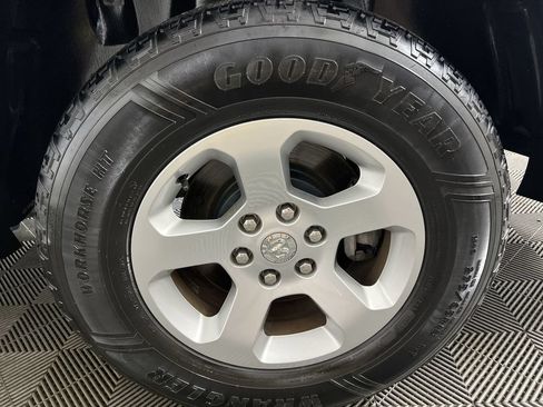 Used 2019 RAM 1500 Big Horn AWD/4WD image 29