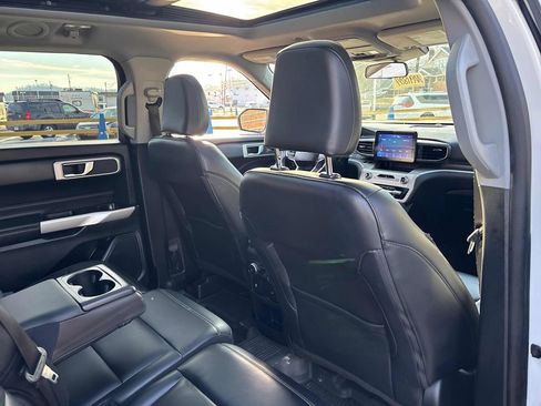 Used 2021 Ford Explorer XLT w/ Equipment Group 202A image 34