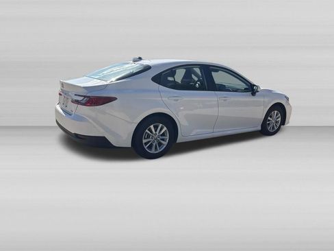 Used 2026 Toyota Camry LE FWD image 5