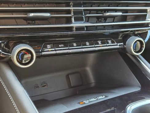 New 2026 Chevrolet Traverse LT image 28