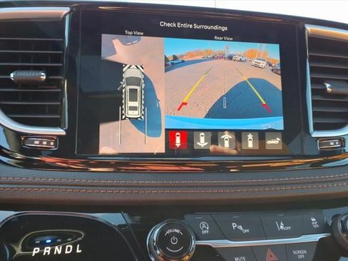 New 2026 Chrysler Pacifica Pinnacle image 19