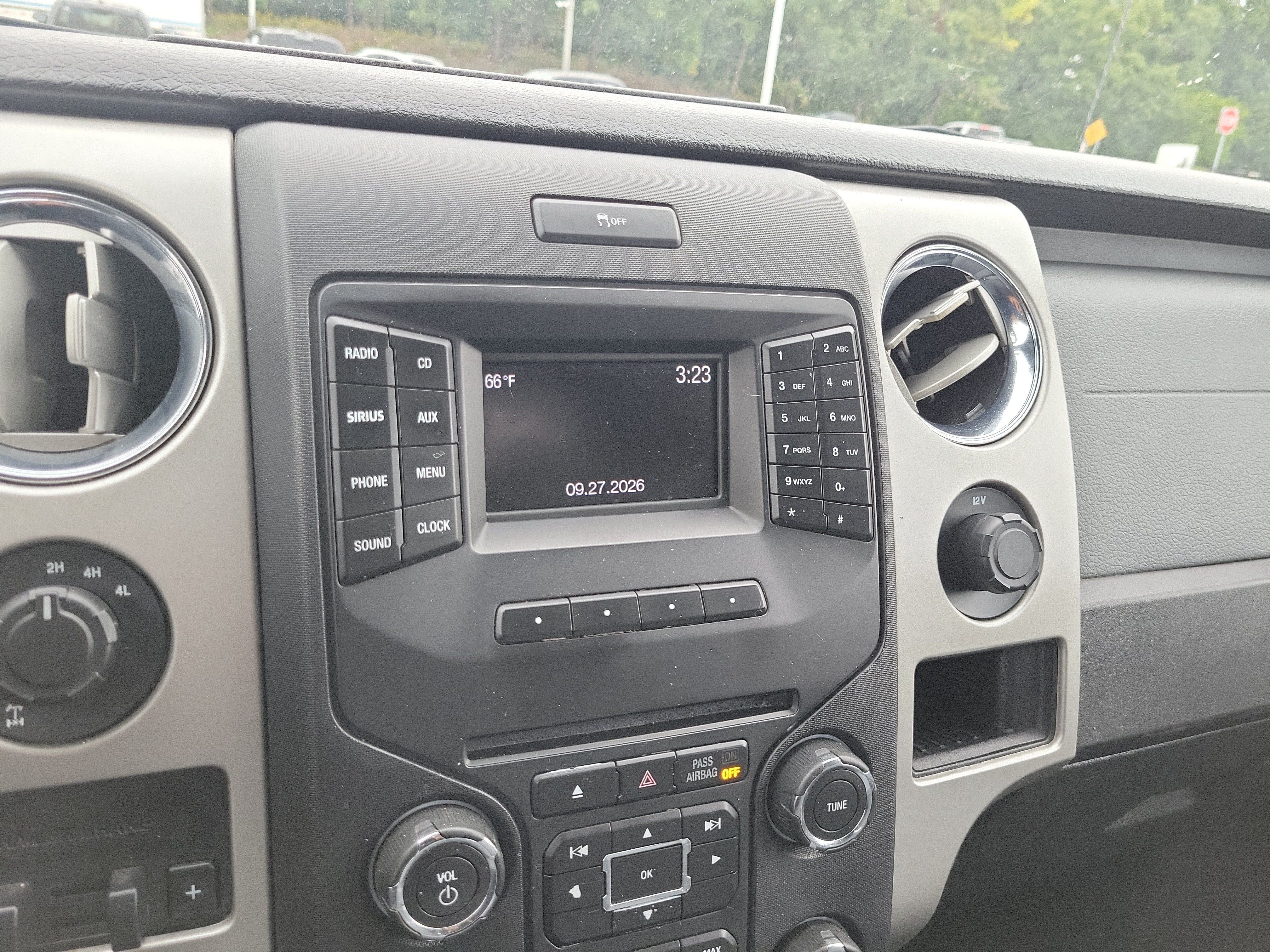 Used 2014 Ford F150 XLT w/ Equipment Group 302A Luxury AWD/4WD image 23