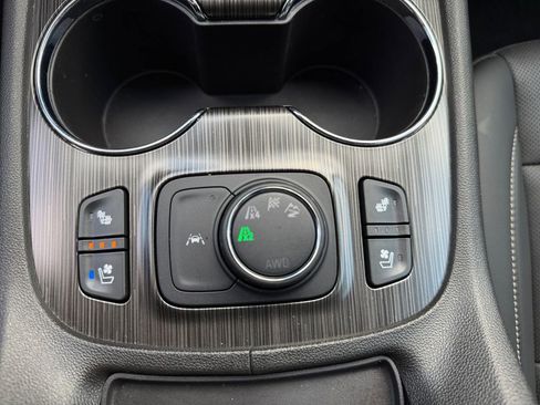 Used 2023 GMC Acadia SLT w/ Elevation Edition AWD/4WD image 19