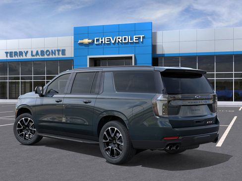 New 2026 Chevrolet Suburban RST image 5