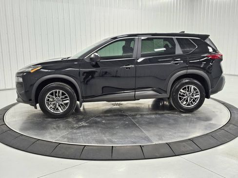 Used 2023 Nissan Rogue S AWD/4WD image 2
