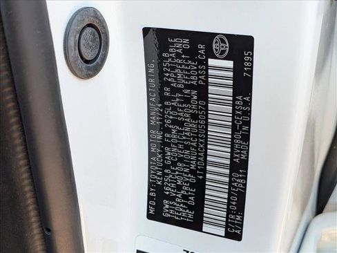 Used 2025 Toyota Camry SE image 18