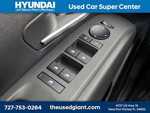 Certified 2025 Hyundai Tucson SEL FWD image 30