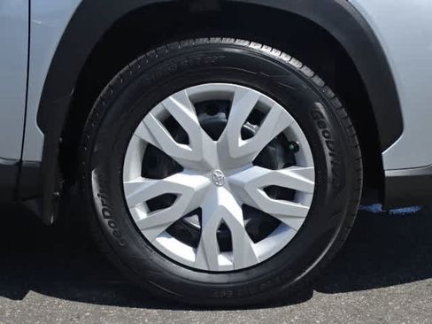 Certified 2024 Toyota Corolla Cross L FWD image 8
