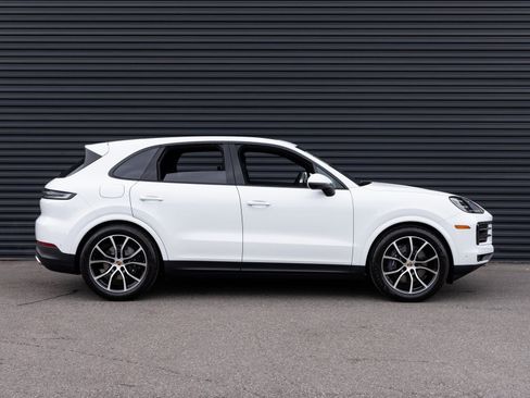 New 2026 Porsche Cayenne AWD/4WD image 8