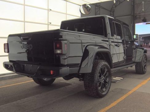 Used 2024 Jeep Gladiator Sport AWD/4WD image 3