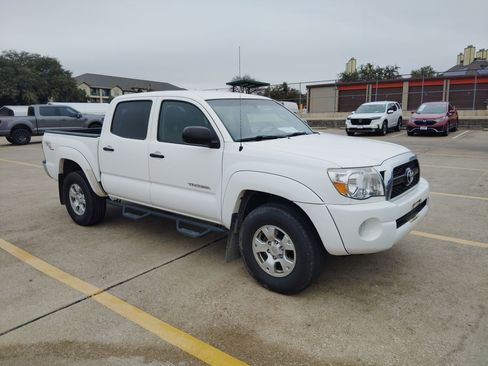 Used 2011 Toyota Tacoma 4x4 Double Cab image 5