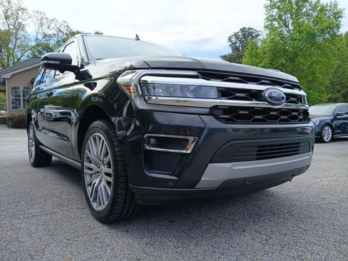 Used 2022 Ford Expedition Limited image 4
