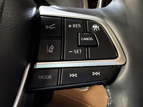 Used 2025 Toyota Highlander Platinum AWD/4WD image 27