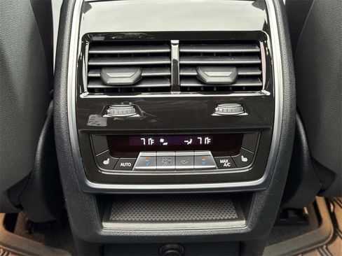 Used 2022 BMW X5 xDrive40i w/ Premium Package image 15