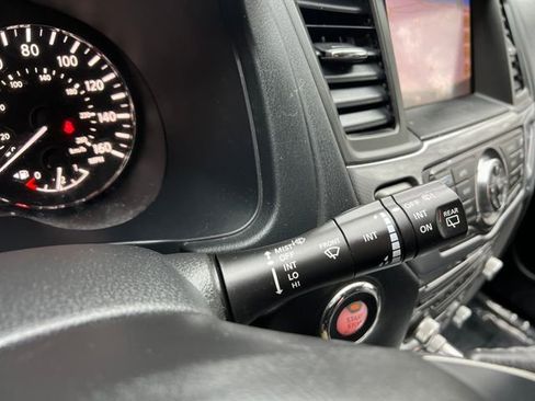 Used 2020 Nissan Pathfinder SL AWD/4WD image 33