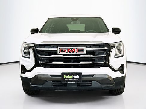 Used 2025 GMC Terrain Elevation image 2