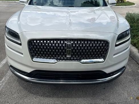 Certified 2022 Lincoln Nautilus FWD w/ Premium Package image 3