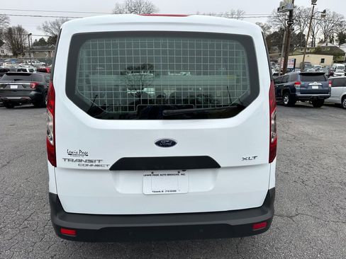 Used 2022 Ford Transit Connect XLT image 4