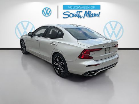 Used 2022 Volvo S60 T8 R-Design Expression w/ Advanced Package AWD/4WD image 5