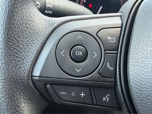 Used 2023 Toyota RAV4 XLE AWD/4WD image 16