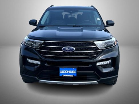 Used 2021 Ford Explorer XLT w/ Equipment Group 202A AWD/4WD image 2