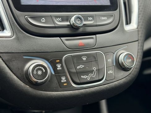 Used 2016 Chevrolet Malibu LT image 14