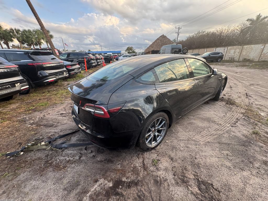 Used 2022 Tesla Model 3 RWD image 2