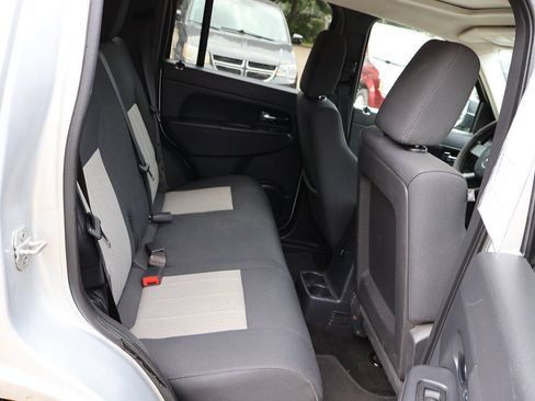 Used 2009 Jeep Liberty Rocky Mountain AWD/4WD image 25