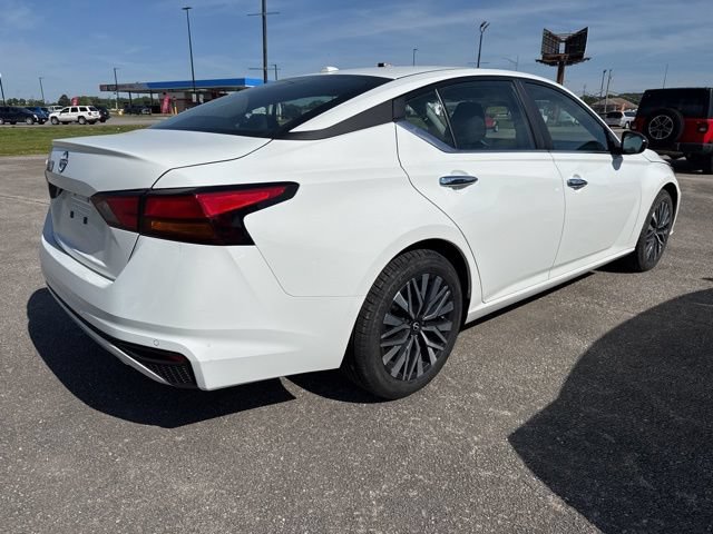 Used 2025 Nissan Altima 2.5 SV FWD image 10