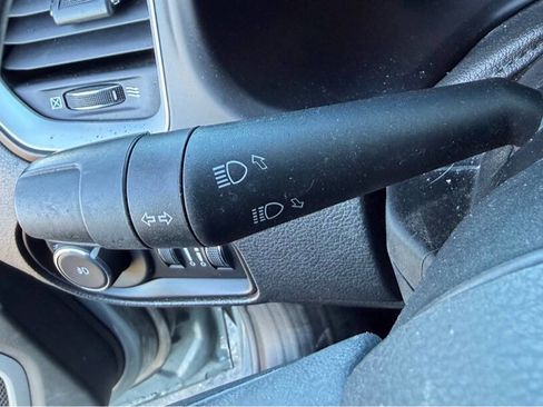 Used 2018 Jeep Renegade Latitude image 19