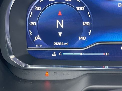 Used 2024 Chevrolet Tahoe Z71 w/ Luxury Package image 3