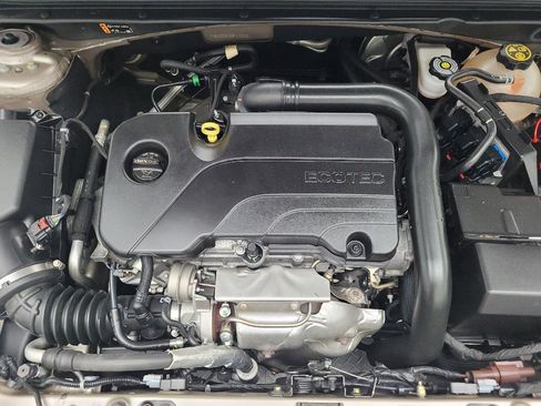 Used 2022 Chevrolet Malibu LT FWD image 30