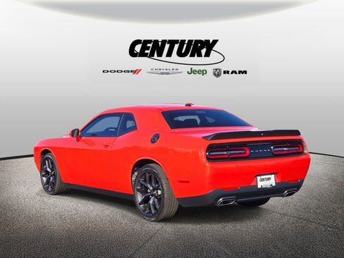 Used 2019 Dodge Challenger SXT w/ Blacktop Package image 6