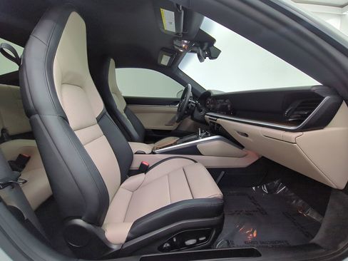 Certified 2025 Porsche 911 Carrera RWD image 23