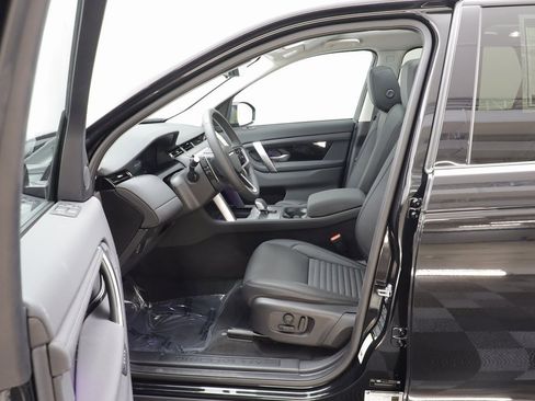 New 2025 Land Rover Discovery Sport S image 6