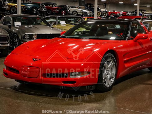 Used 1997 Chevrolet Corvette Coupe w/ Roof Pkg image 21