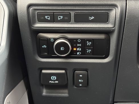 Used 2023 Ford F150 Lariat w/ FX4 Off-Road Package image 18