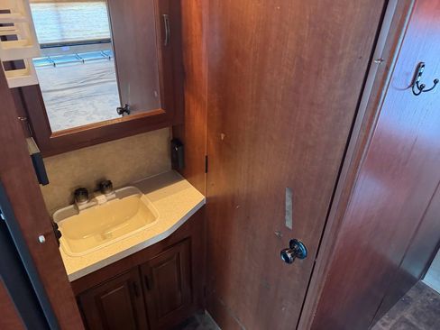 Used 2014 Chevrolet Express 4500 w/ RV Package RWD image 26