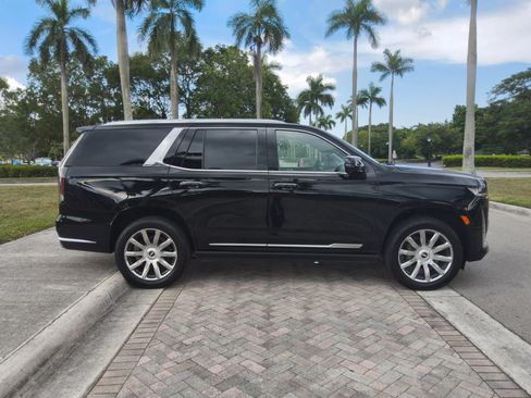 Used 2021 Cadillac Escalade Premium Luxury Platinum AWD/4WD image 19