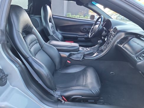 Used 1998 Chevrolet Corvette Coupe w/ Memory Pkg image 18