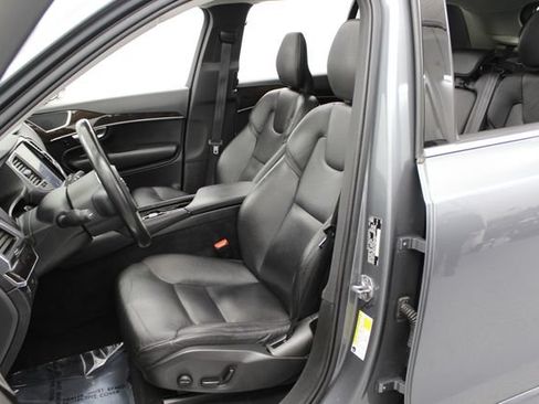 Used 2019 Volvo XC90 T6 Momentum w/ Advanced Package AWD/4WD image 14