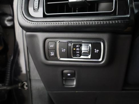 Used 2023 Lincoln Nautilus Reserve AWD/4WD image 39