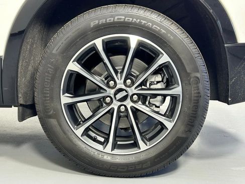 Used 2024 Cadillac XT4 Sport w/ Cold Weather Package image 43