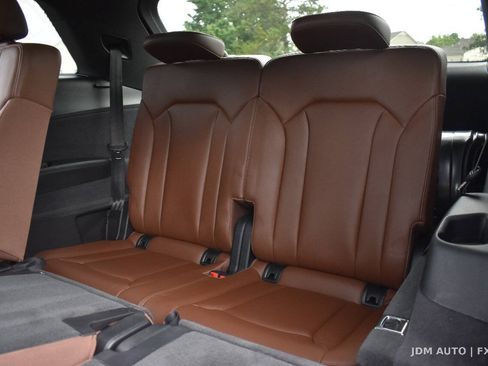 Used 2019 Audi Q7 3.0T Premium w/ Convenience Package AWD/4WD image 16