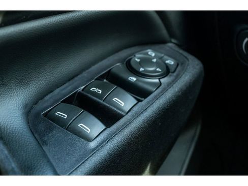 Used 2018 Chevrolet Equinox LT w/ Sun & Infotainment Package image 29