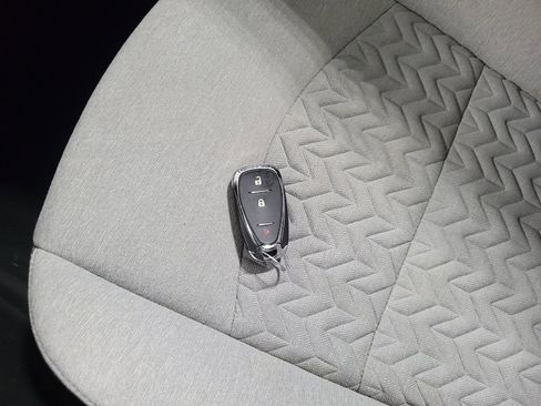 Used 2022 Chevrolet Equinox LS w/ LS Convenience Package image 32