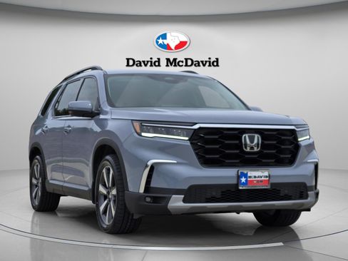 Certified 2025 Honda Pilot Touring image 7